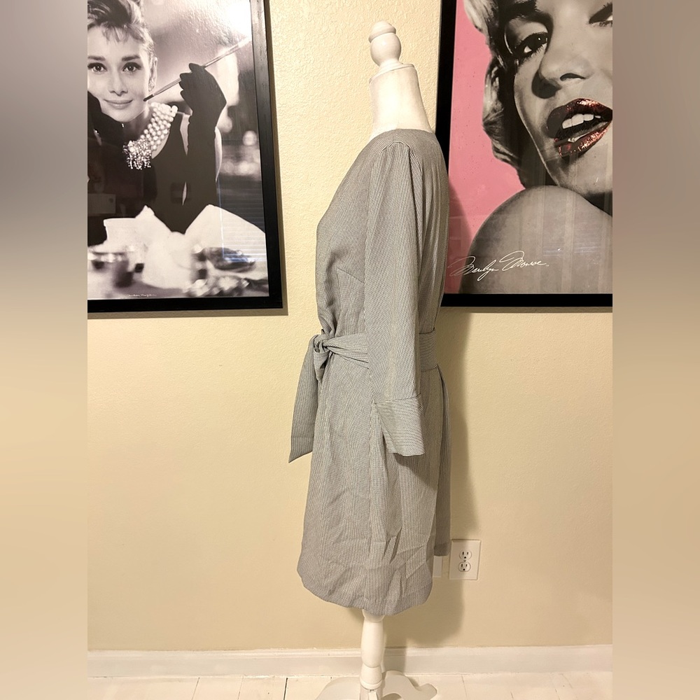 Dress - Picture 3 of 7